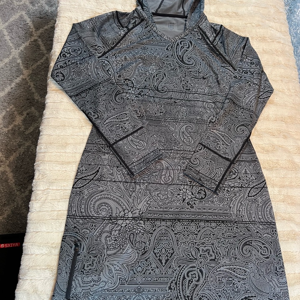 Title Nine Grey Paisley Print Mercury Dress Size Medium